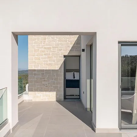 Zefyros With Sea View Platanés
